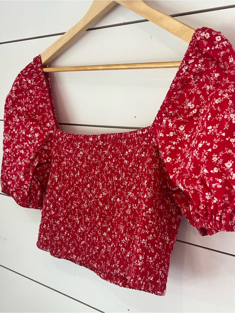 Altar'd State Red Floral Smocked Puff Sleeve Crop cottagecore/ fairycore/western